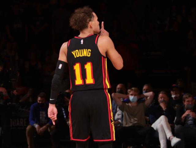 乐鱼体育在线娱乐-球迷开场齐喷吹扬 老鹰核心用绝杀让纽约死忠闭嘴