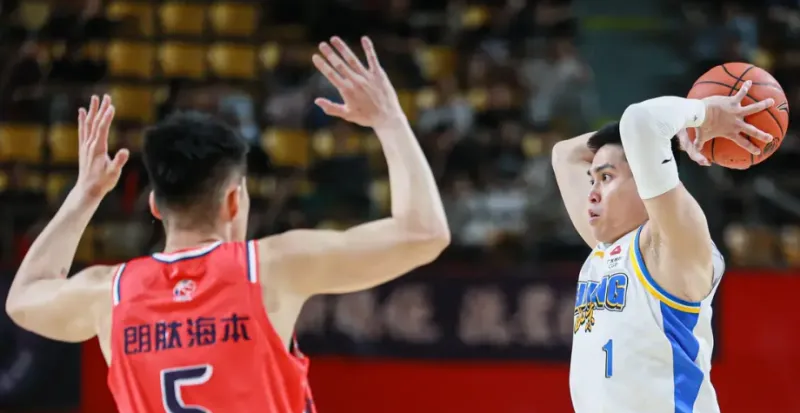 乐鱼体育在线娱乐-媒体人：北京男篮末节有松懈，不过陈盈骏站出来稳住了